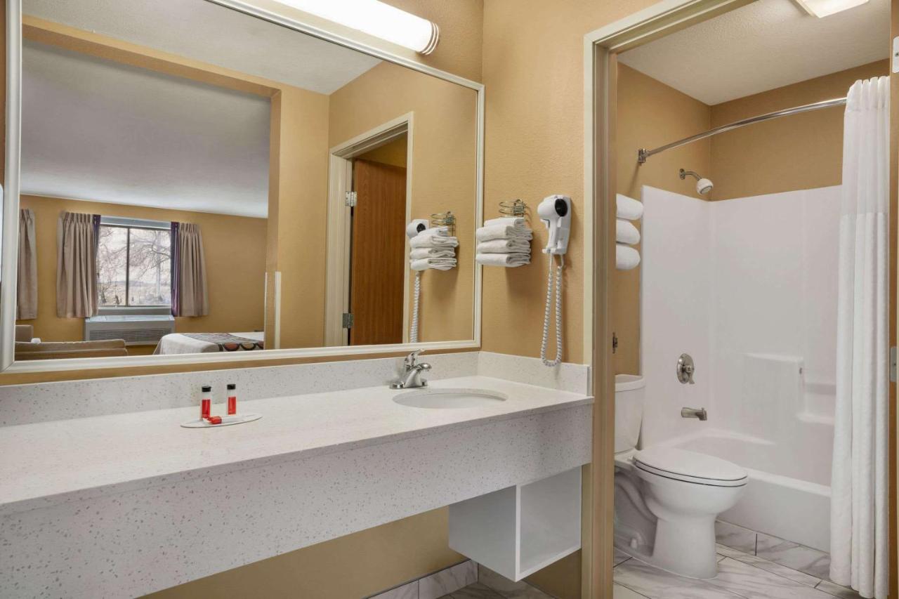  | Super 8 by Wyndham S Jordan/Sandy/Slc Area