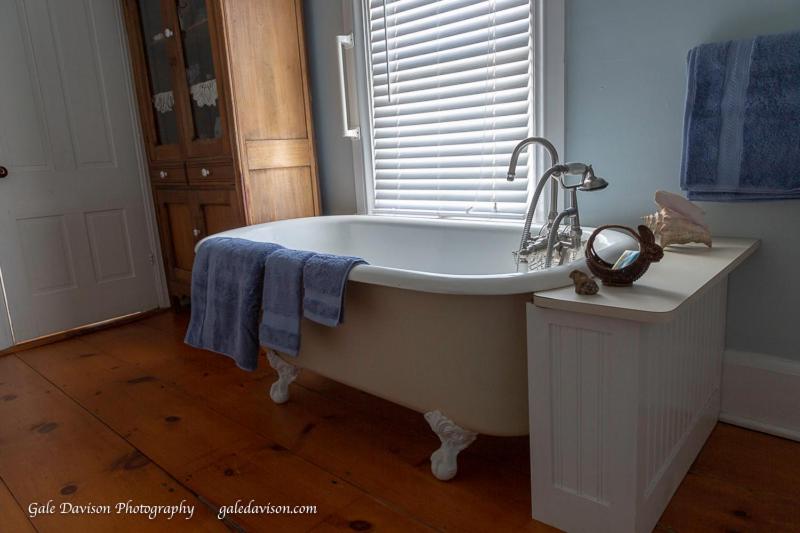  | Clary Lake Bed and Breakfast