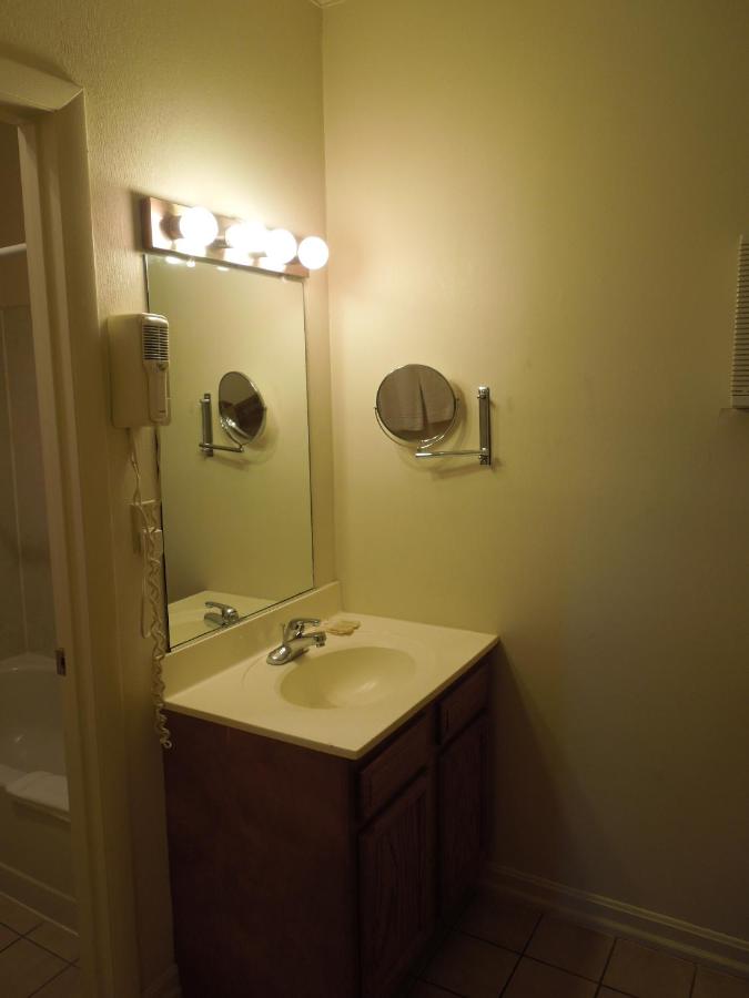 | Wildwood Inn