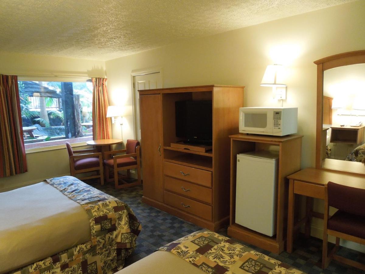 | Wildwood Inn