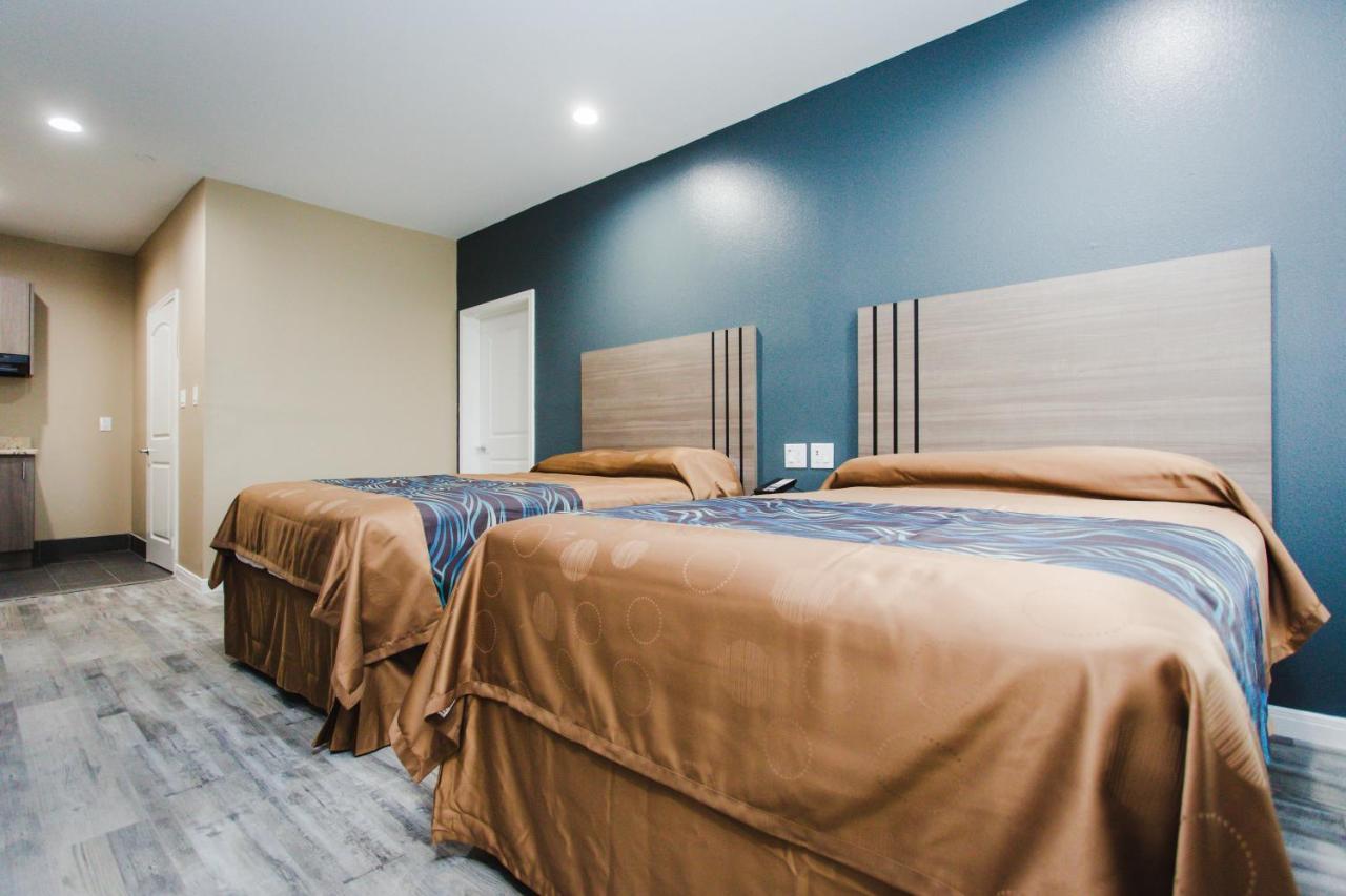 | Budget Host Inn & Suites
