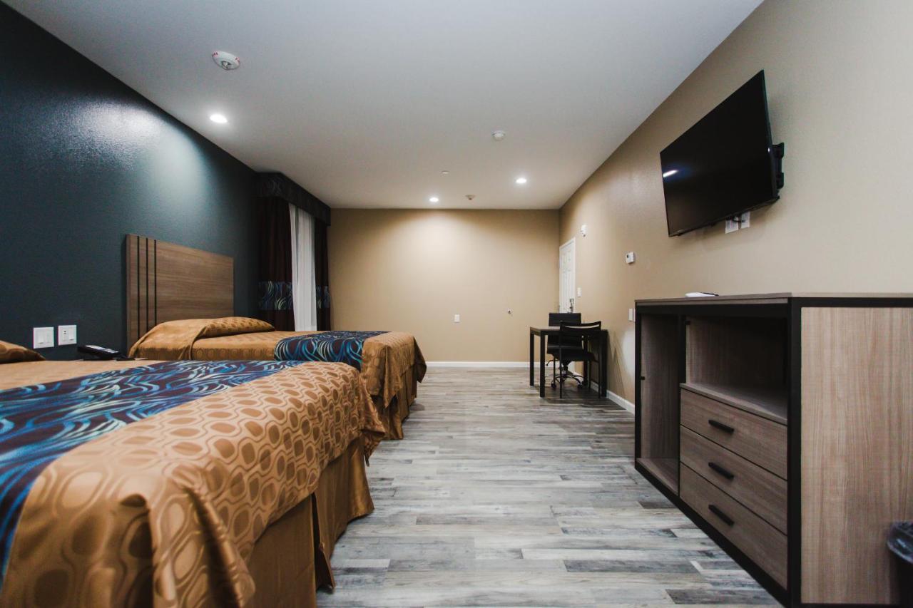 | Budget Host Inn & Suites
