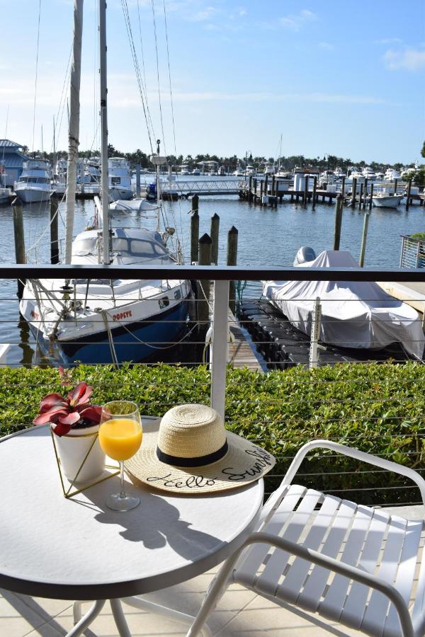 | Cove Inn on Naples Bay