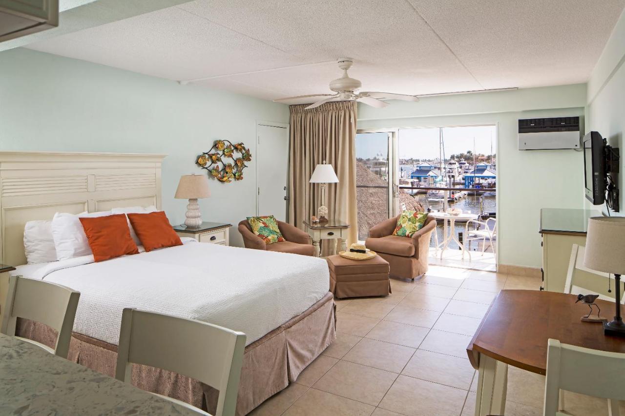 | Cove Inn on Naples Bay