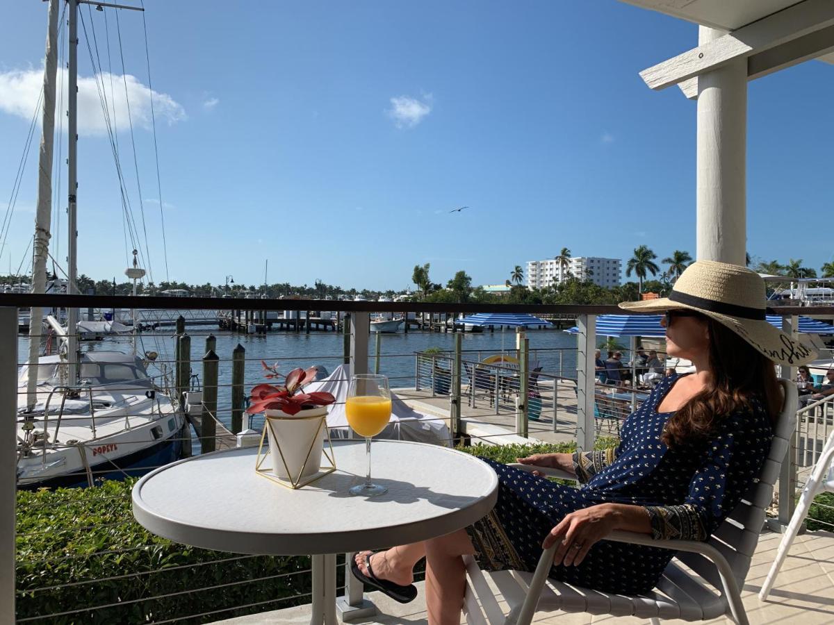 | Cove Inn on Naples Bay