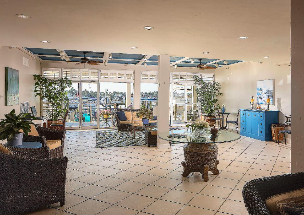 | Cove Inn on Naples Bay