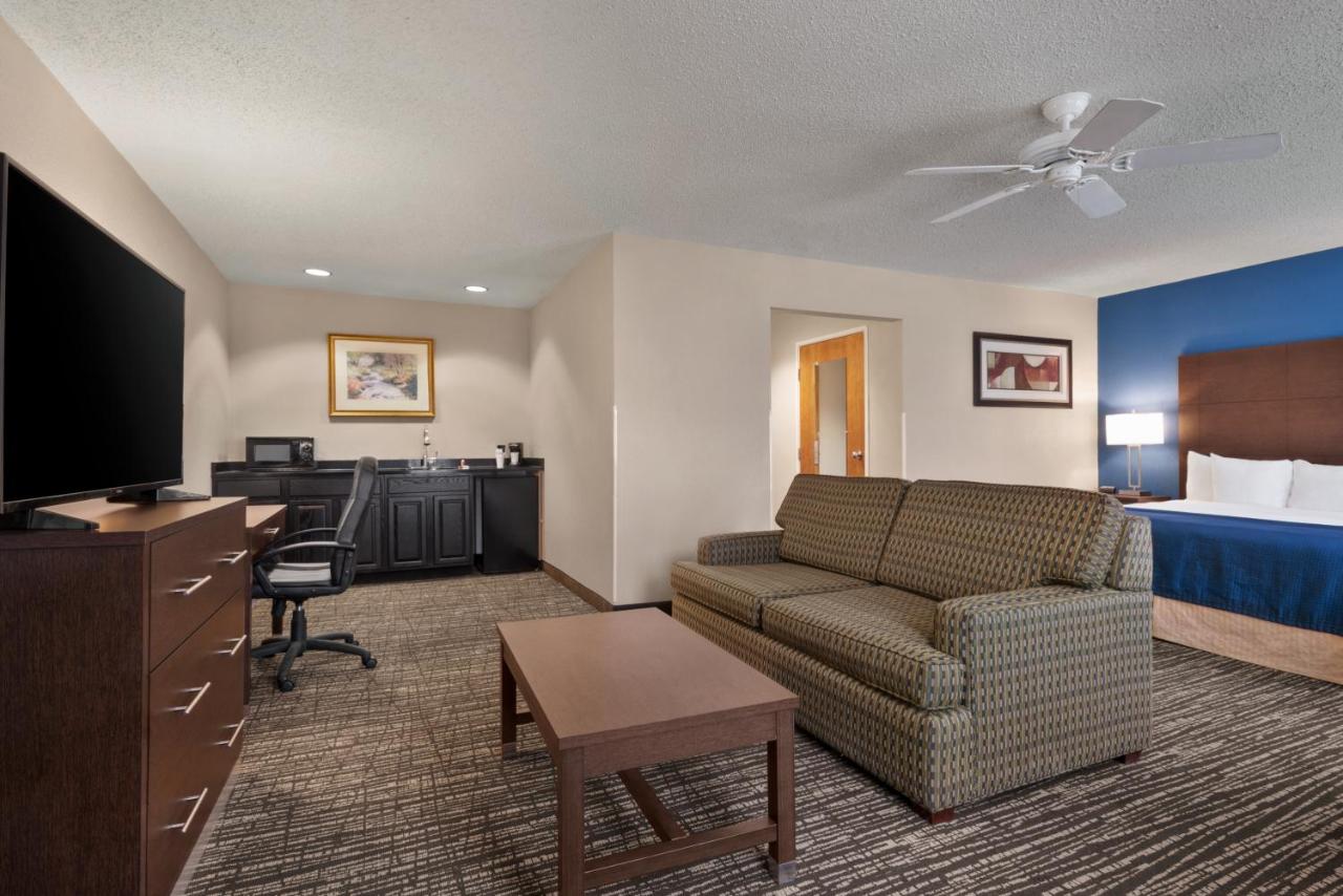 Studio King Suite Non Smoknig at Baymont by Wyndham Washington
