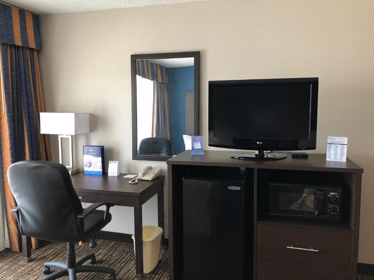 King Room - Disability Access/Non-Smoking at Baymont by Wyndham Washington