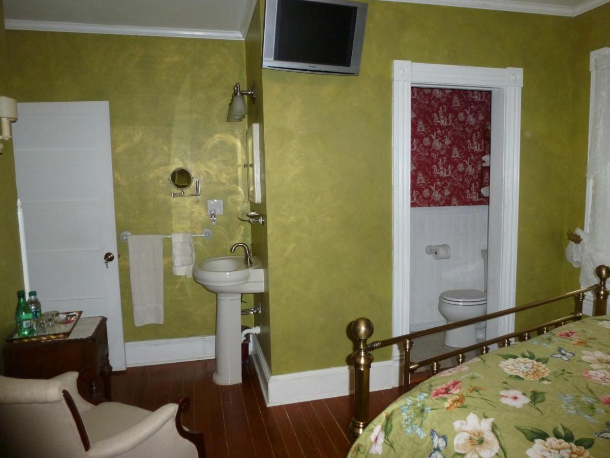 | Back INN Time B&B