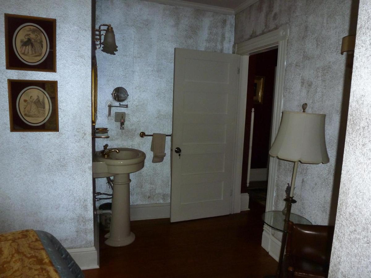 | Back INN Time B&B