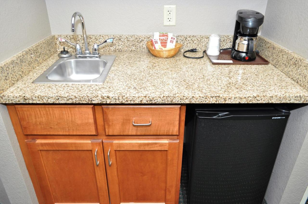 1 King Bed, Pet Friendly, Studio Premier Suite, Non-Smoking at Super 8 by Wyndham Clearfield