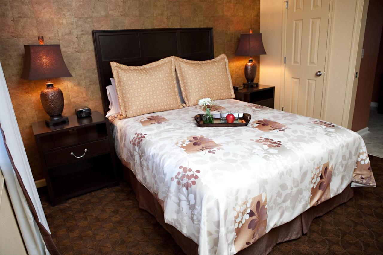 Two-Bedroom Apartment at The Colonies at Williamsburg