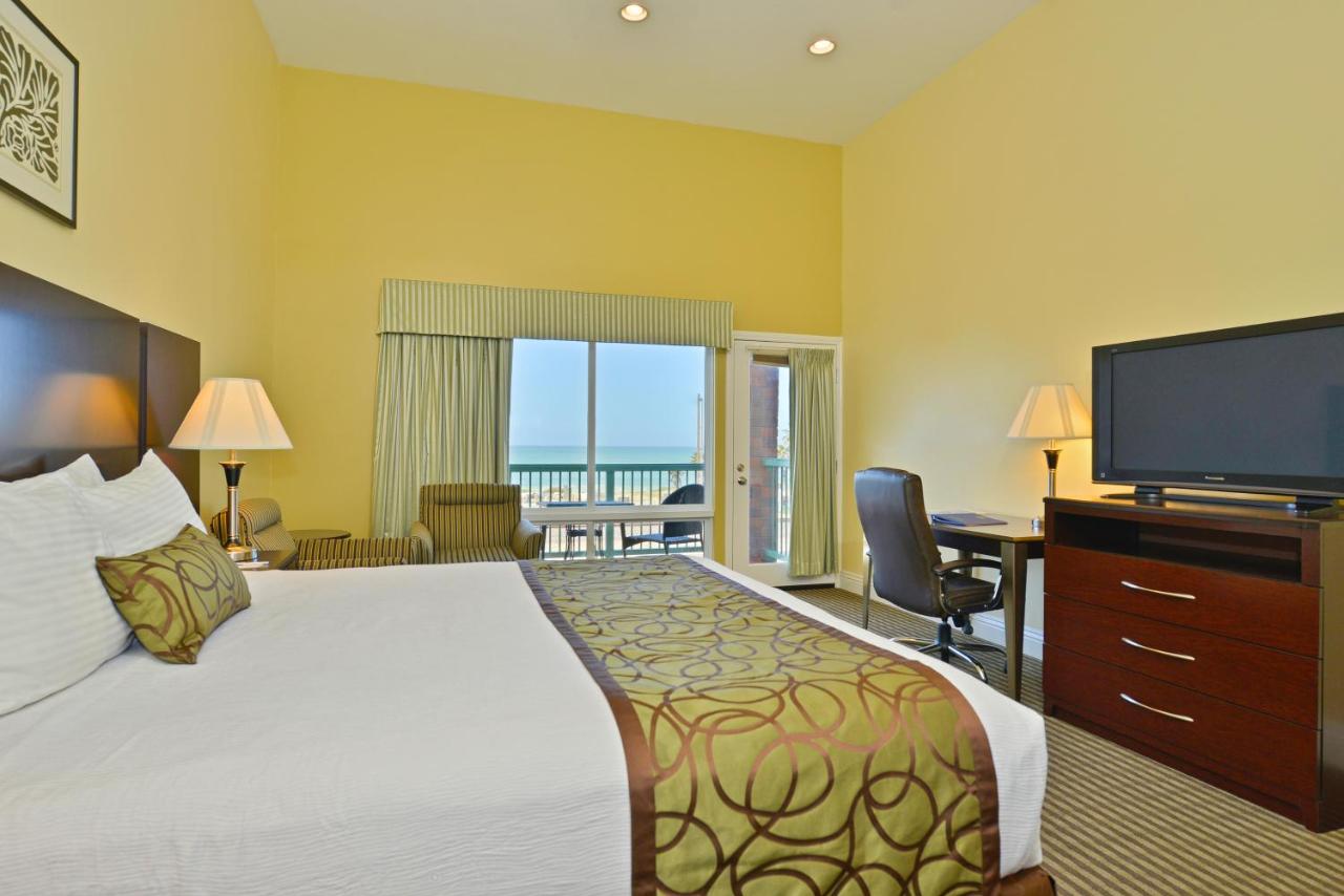 King Room with Balcony and Ocean View - Non-Smoking at Best Western Plus Dana Point Inn-by-the-sea