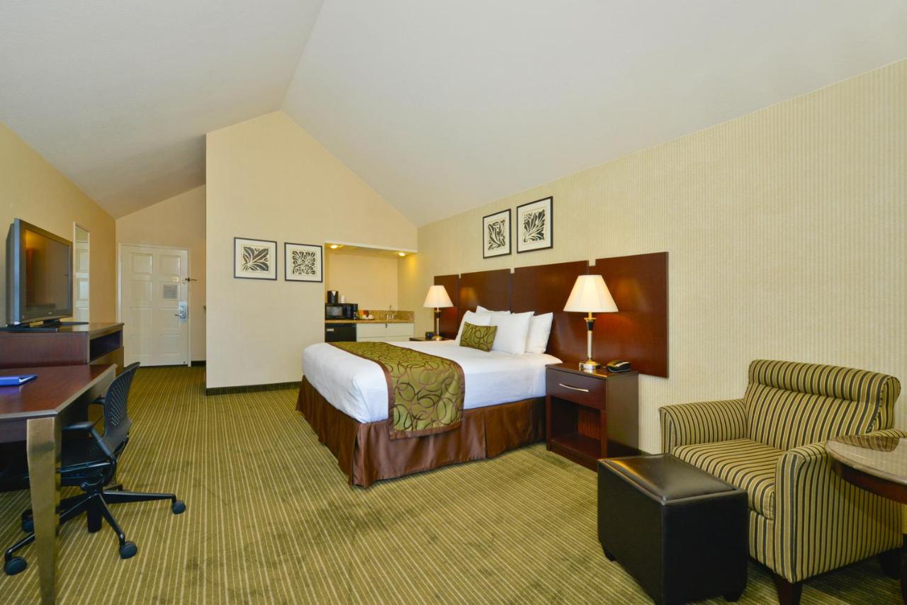 King Room with Balcony and Ocean View - Non-Smoking at Best Western Plus Dana Point Inn-by-the-sea