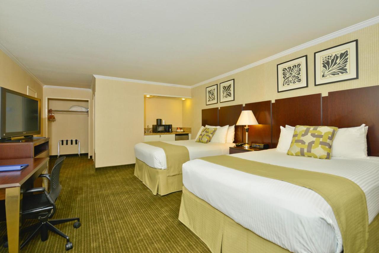 Queen Room with Two Queen Beds - Disability Access - Non Smoking at Best Western Plus Dana Point Inn-by-the-sea