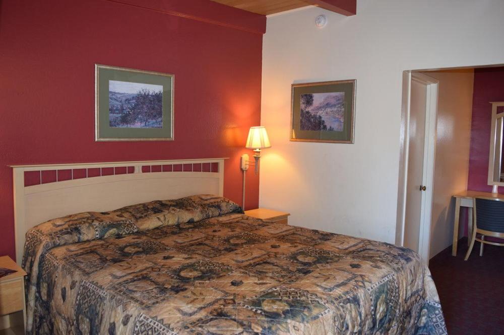  | San Carlos Inn