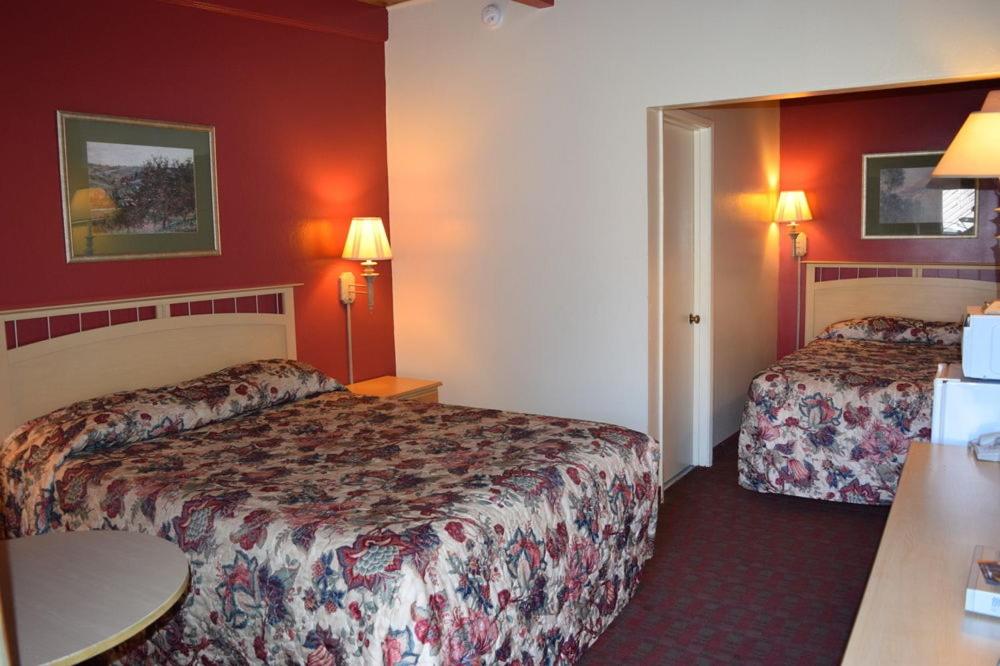  | San Carlos Inn