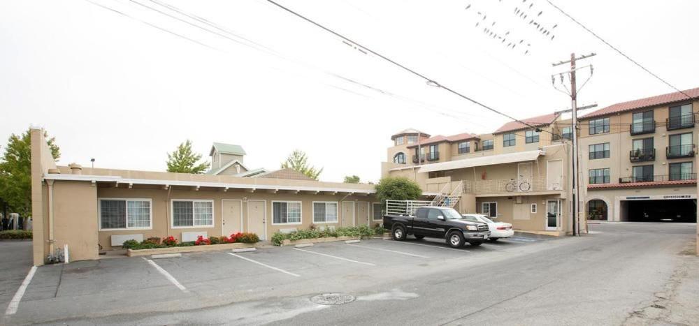  | San Carlos Inn