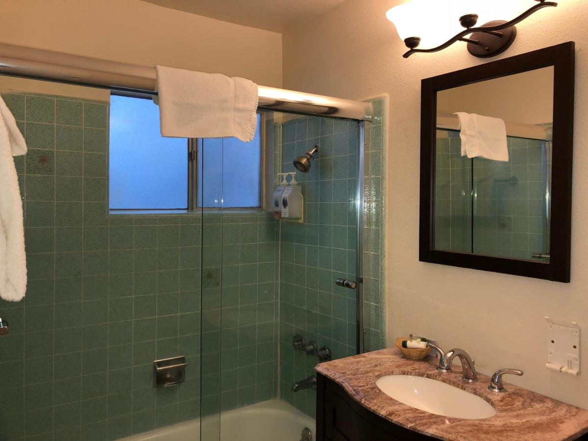Mini Suite at Cedar Inn & Suites