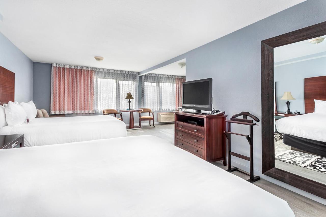 Queen Room with Two Queen Beds - Kitchenette at Inn At Seaside