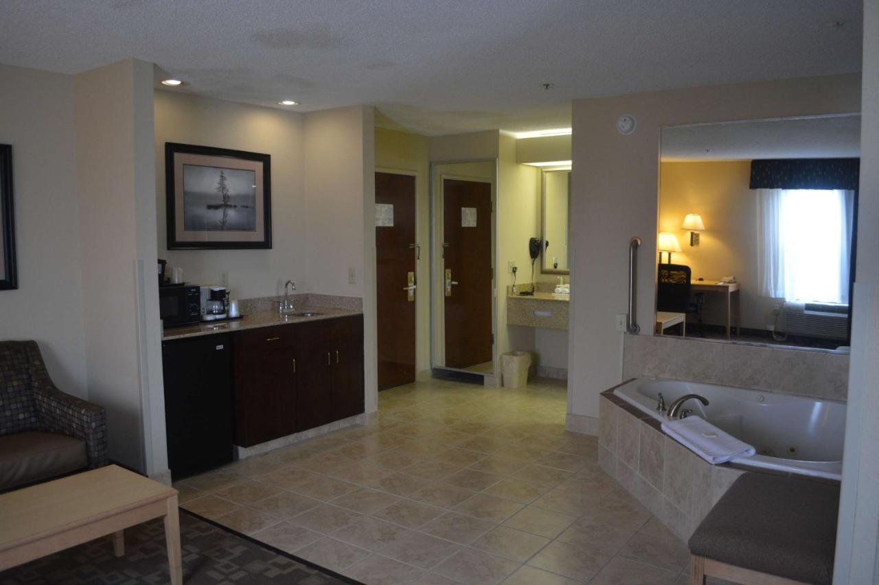 King Suite with Spa Bath at SureStay Plus Hotel by Best Western Roanoke Rapids I-95
