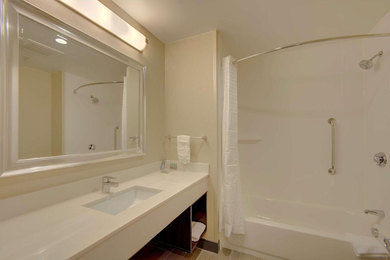 | Best Western Hampshire Inn & Suites