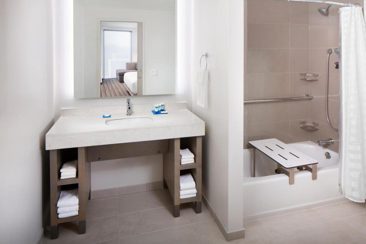King Suite - Disability Access W/ Tub at Hyatt House Nashville at Vanderbilt