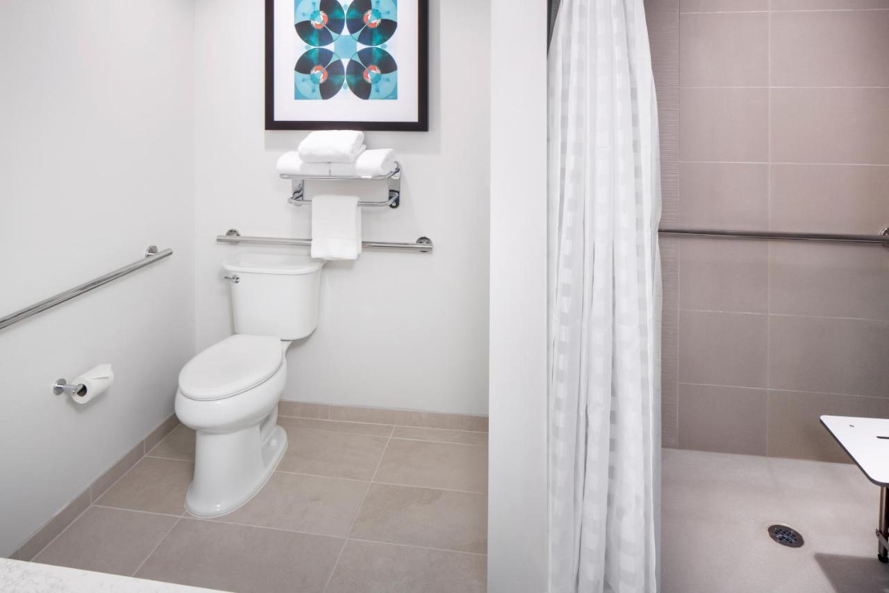 King Room - Disability Access W/ Shower at Hyatt House Nashville at Vanderbilt