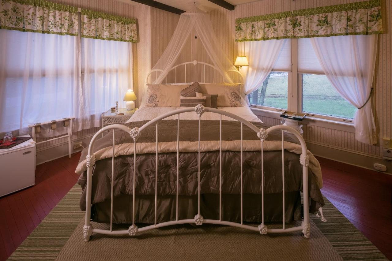  | Taylor House Inn