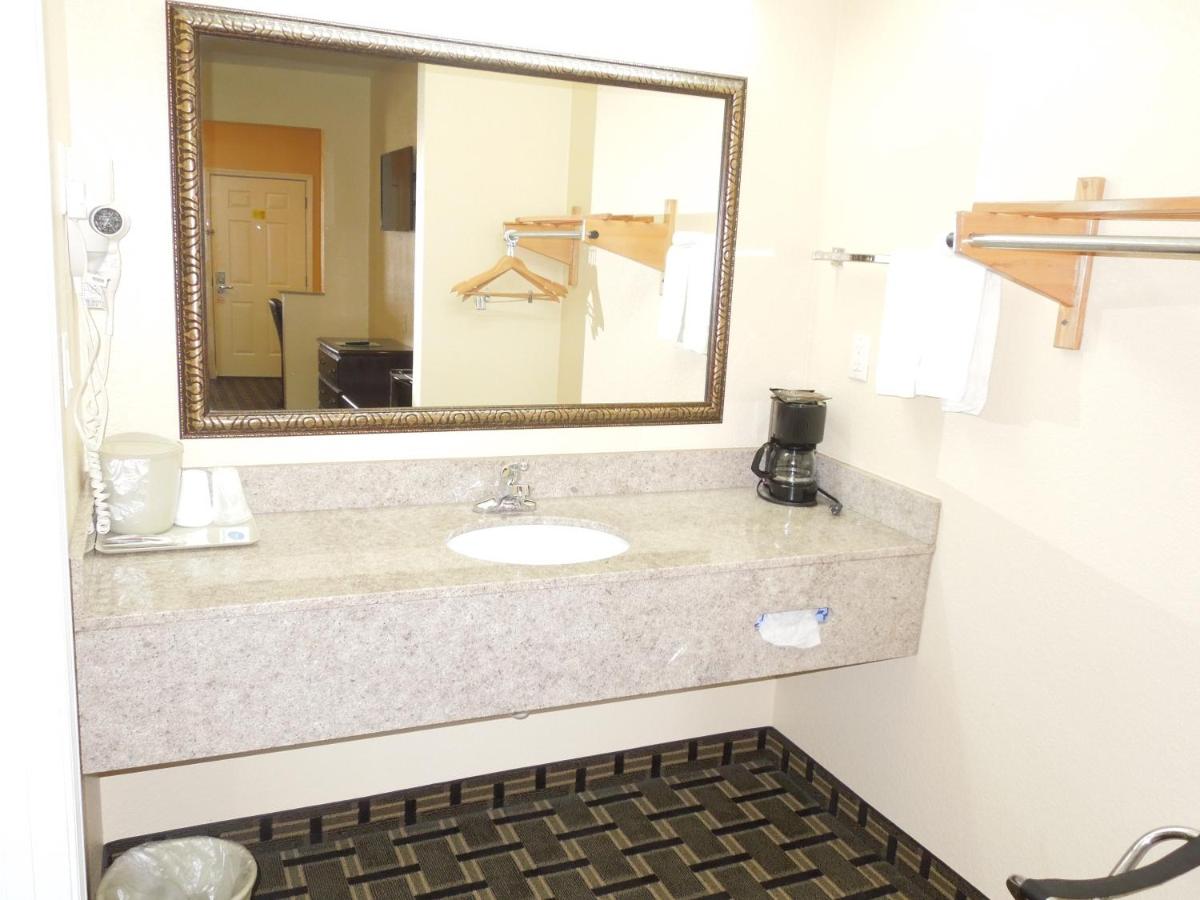  | Homegate Inn & Suites West Memphis