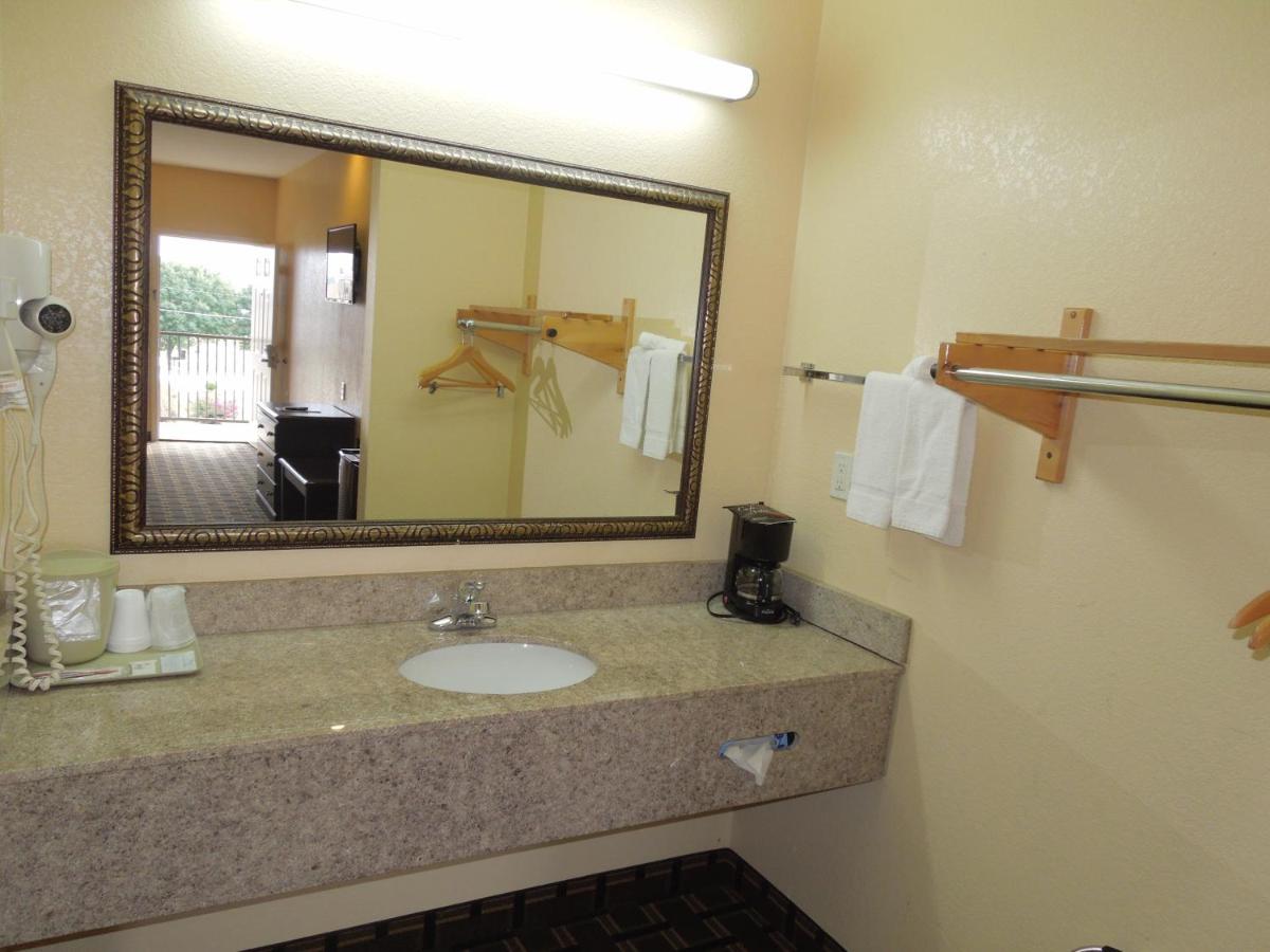  | Homegate Inn & Suites West Memphis