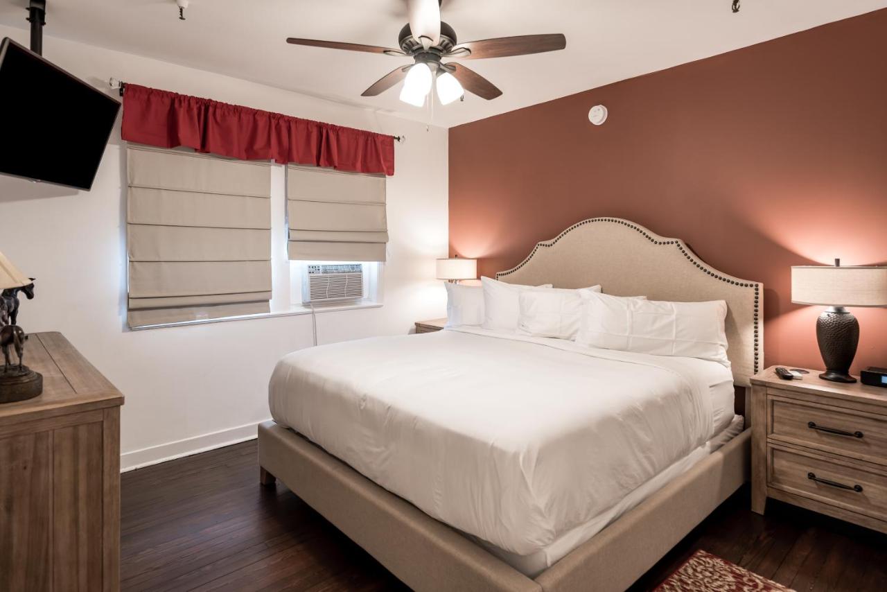Executive King Suite at Palm Beach Historic Inn
