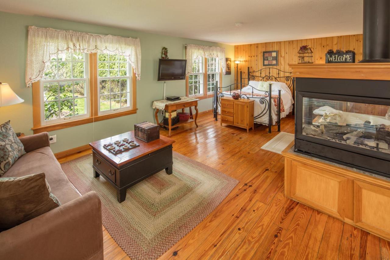 | Cloran Mansion Bed & Breakfast