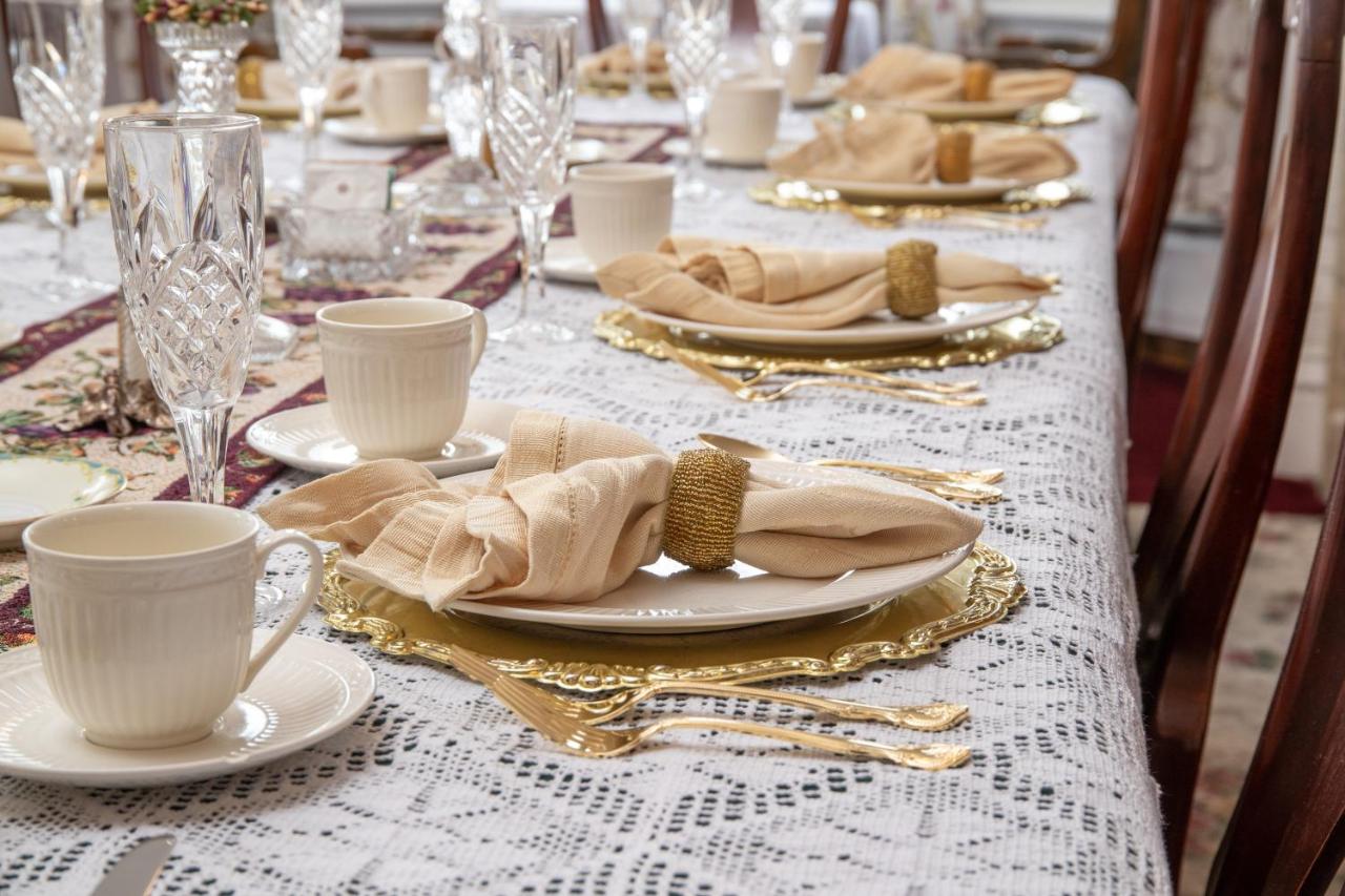 | Cloran Mansion Bed & Breakfast