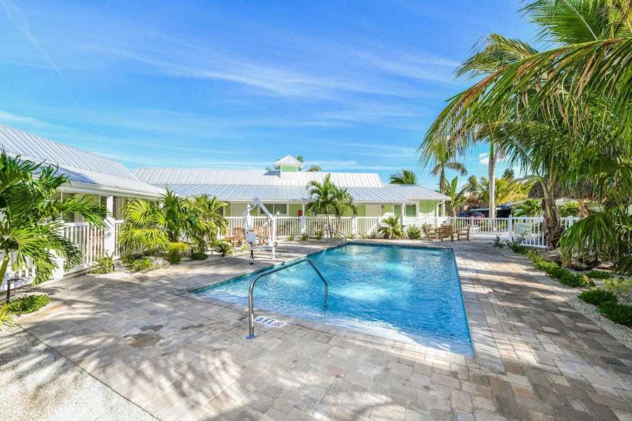  | Tropical Breeze Resort