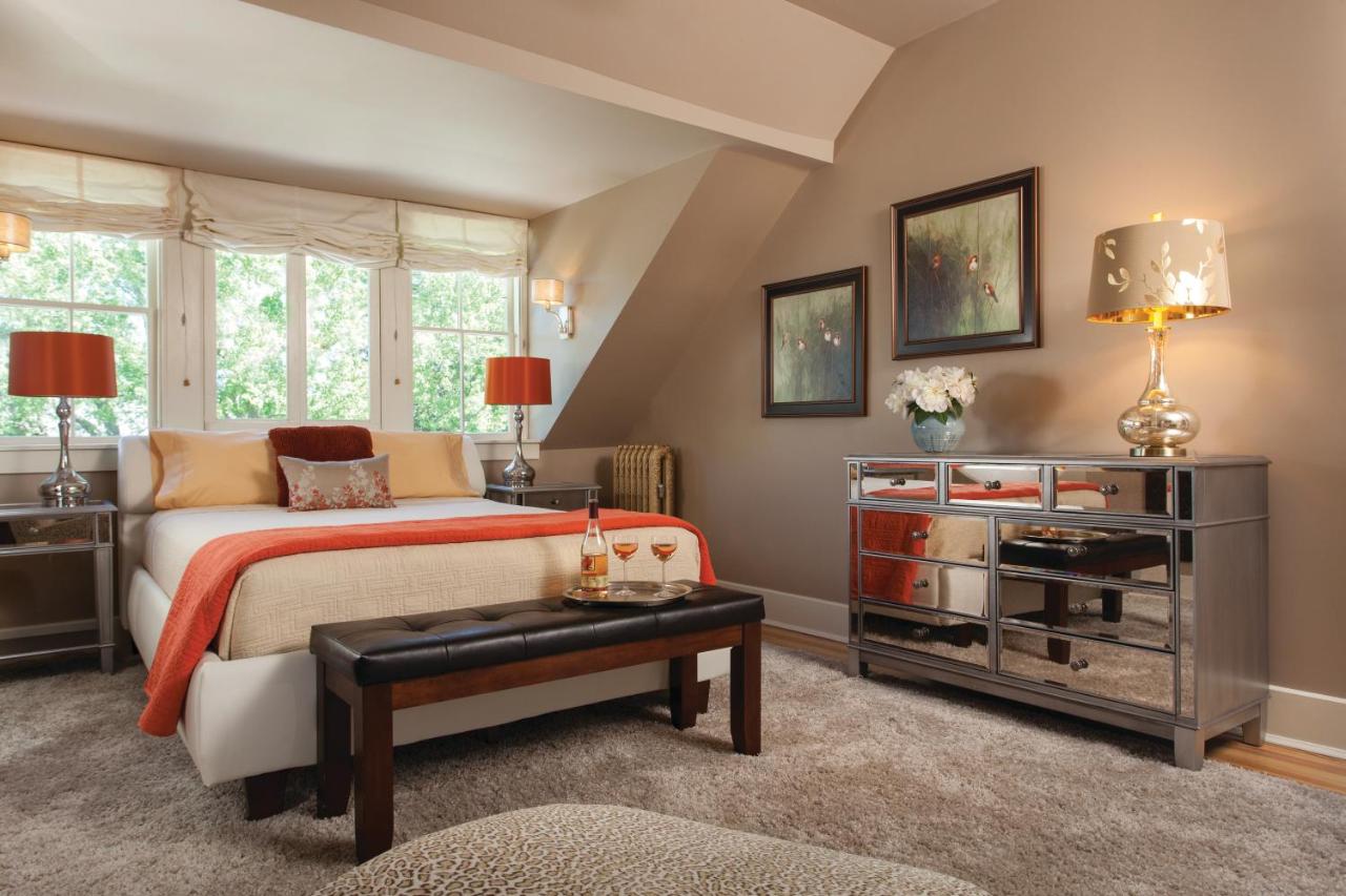  | Gothic Eves Inn and Spa