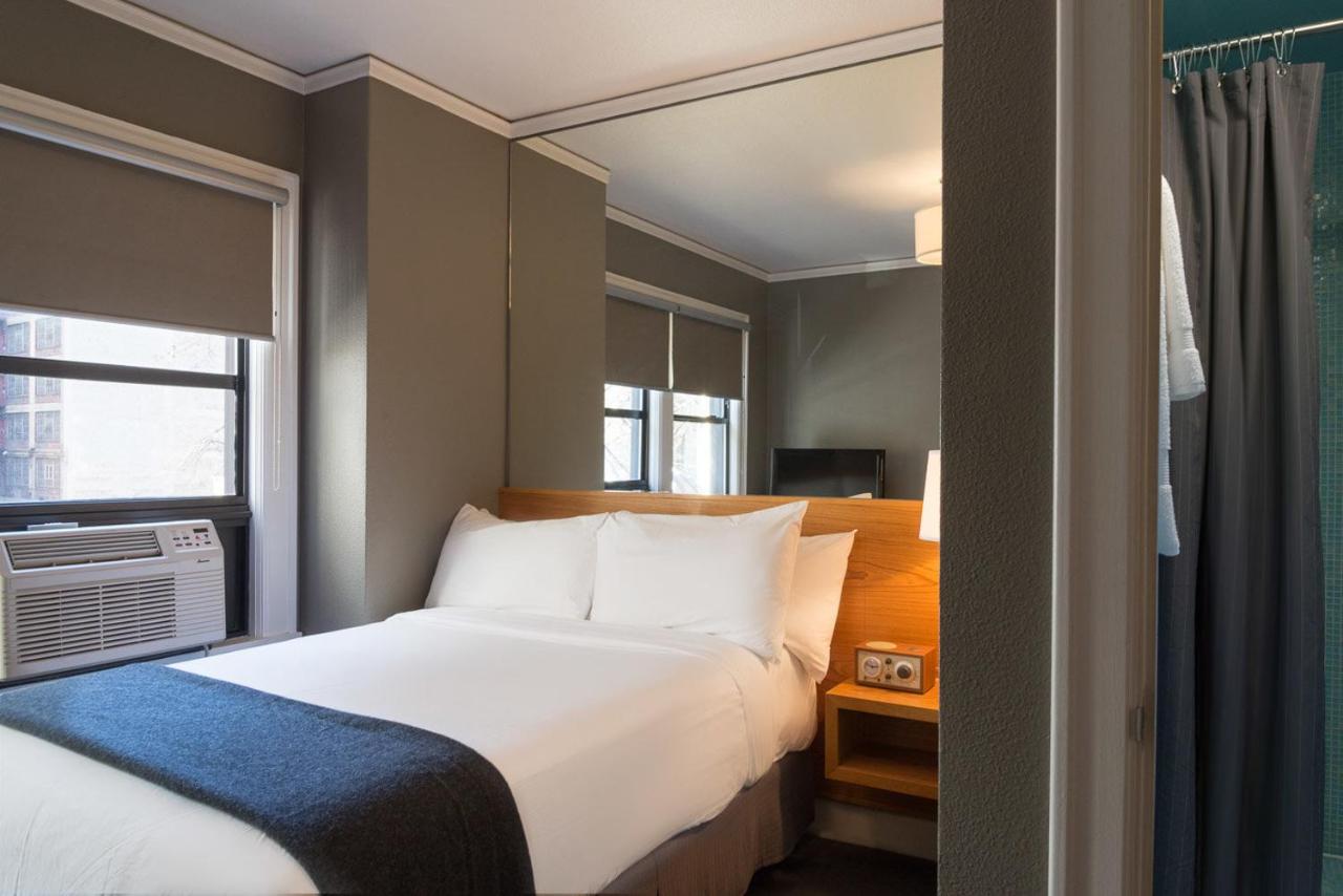 Mini Full Room at Hotel Max