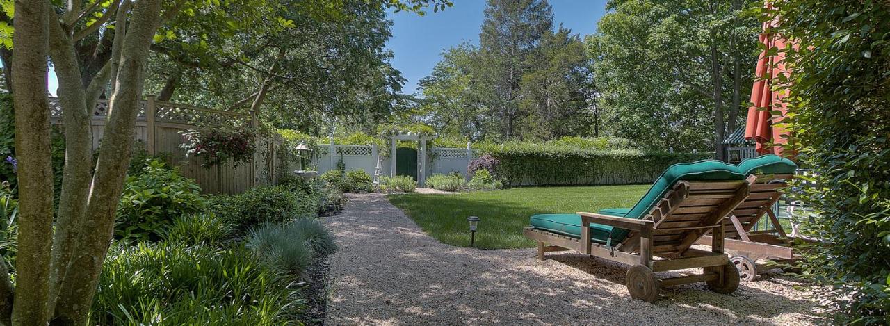 | Harbor Knoll Bed and Breakfast