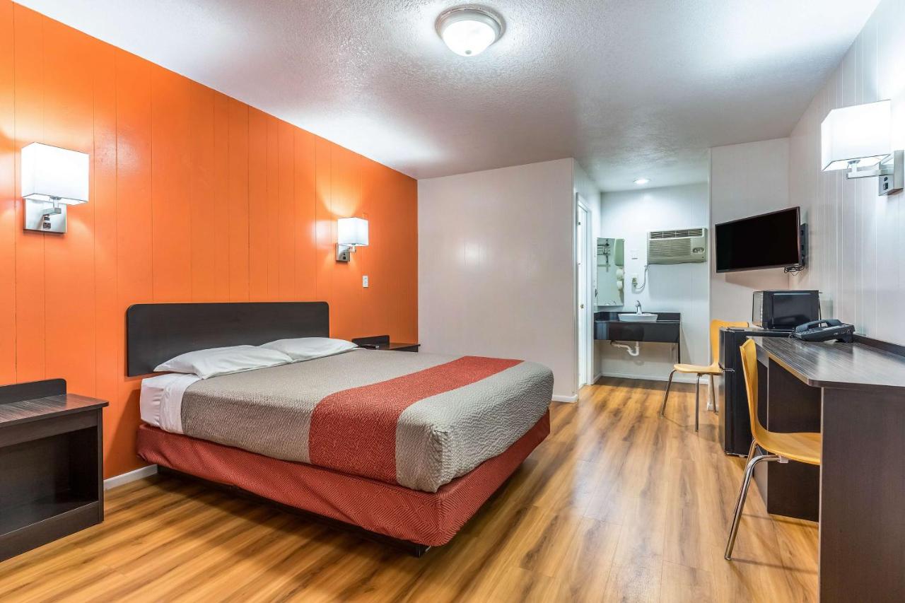| Motel 6-Tremonton, UT