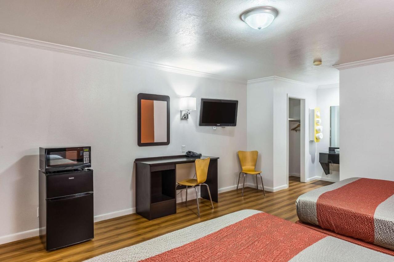 | Motel 6-Tremonton, UT