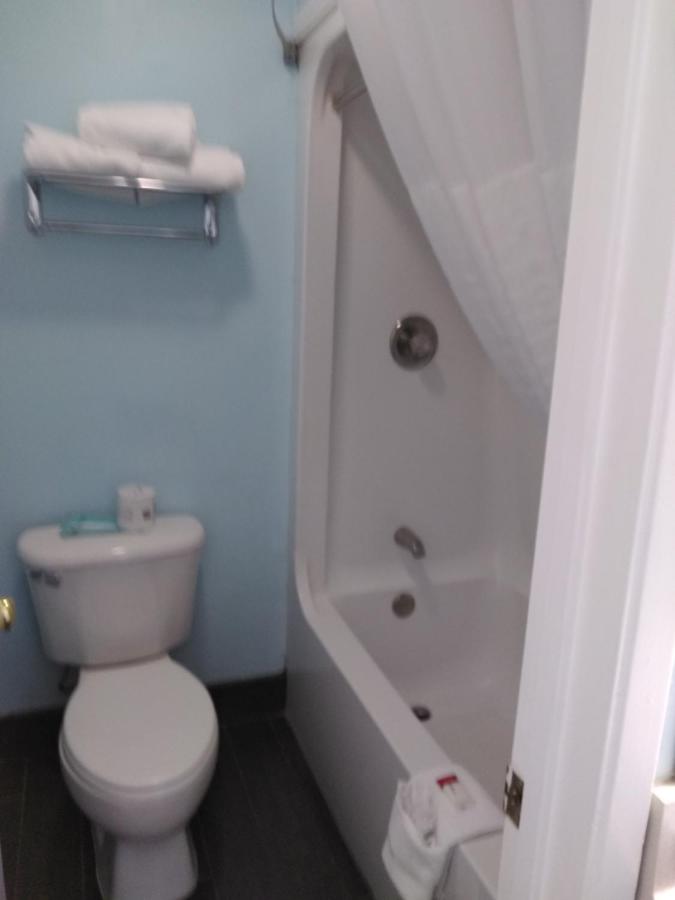 Deluxe Queen Room with Two Queen Beds - Non-Smoking at Travelodge by Wyndham Bishop