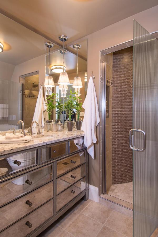  | Gothic Eves Inn and Spa