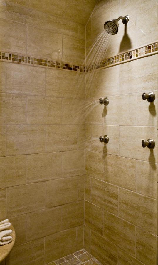  | Gothic Eves Inn and Spa