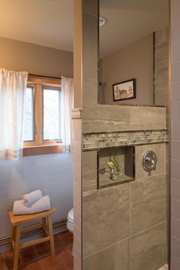  | Gothic Eves Inn and Spa