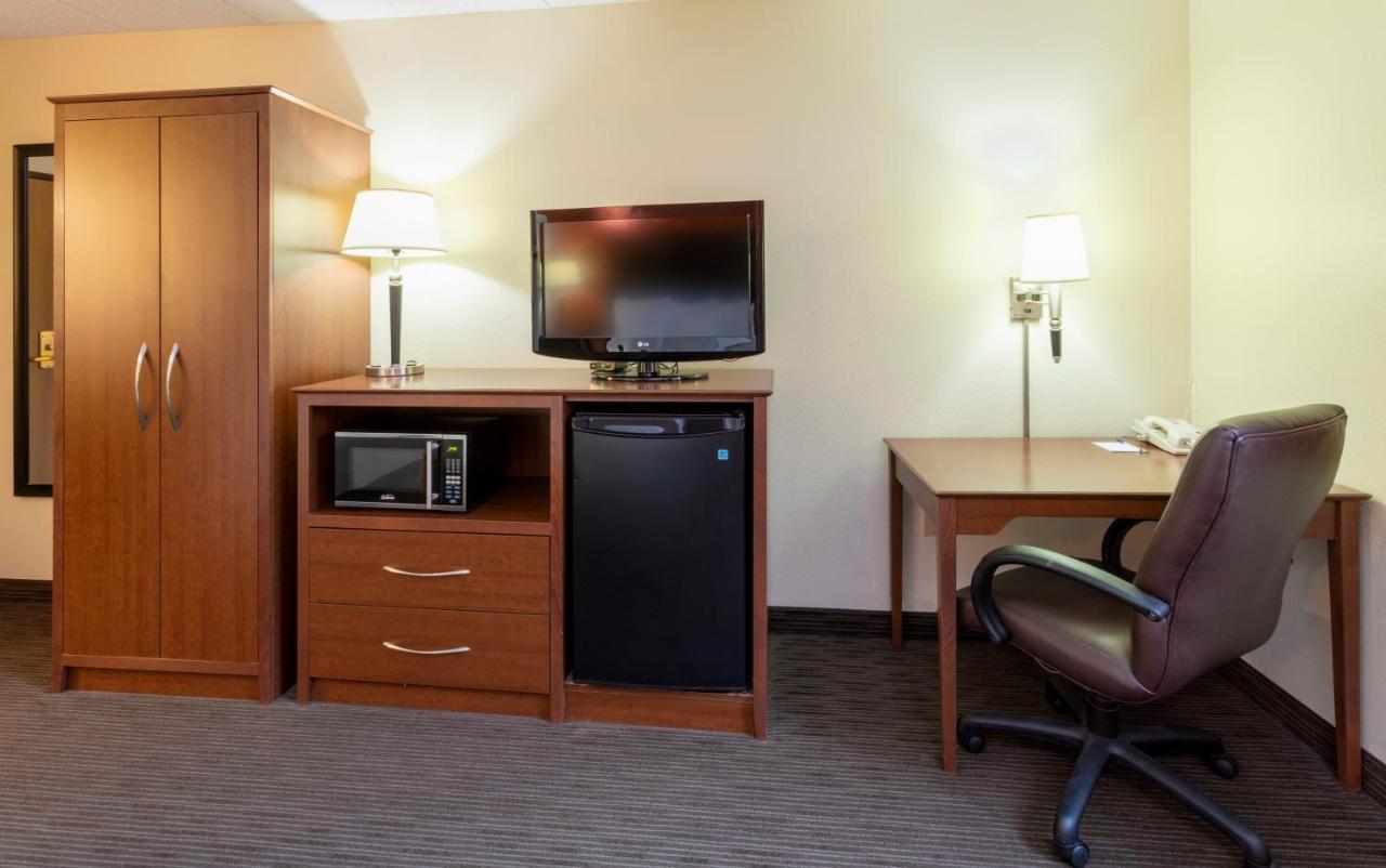 Queen Room with Two Queen Beds - Non-Smoking at AmericInn by Wyndham Fergus Falls - Conference Center