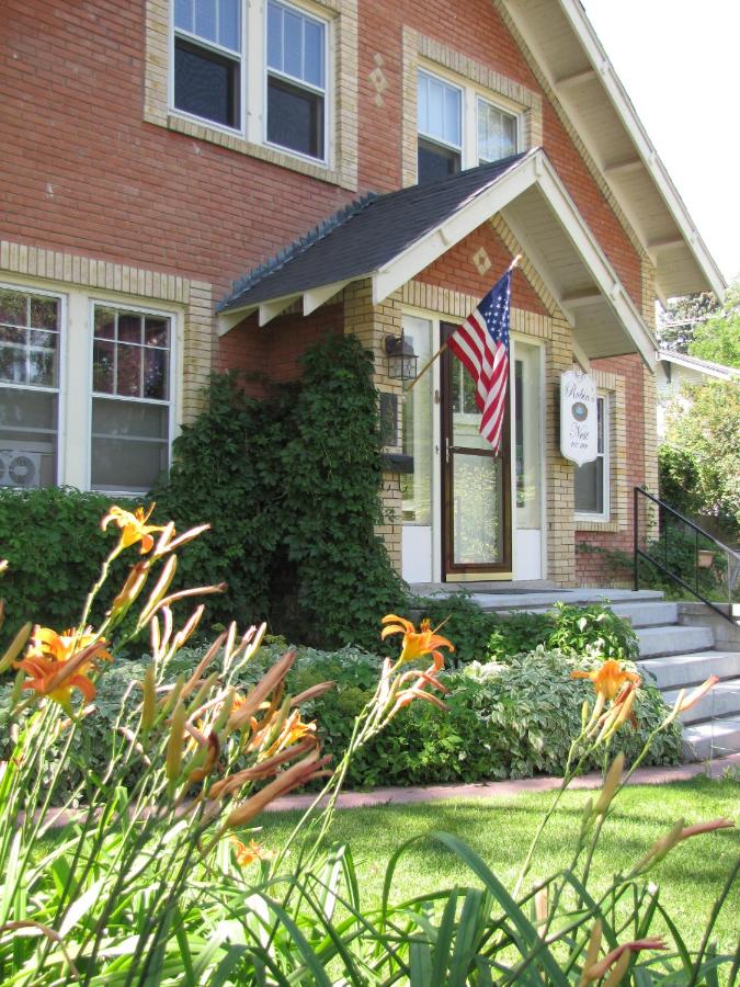 | Robins Nest Bed & Breakfast