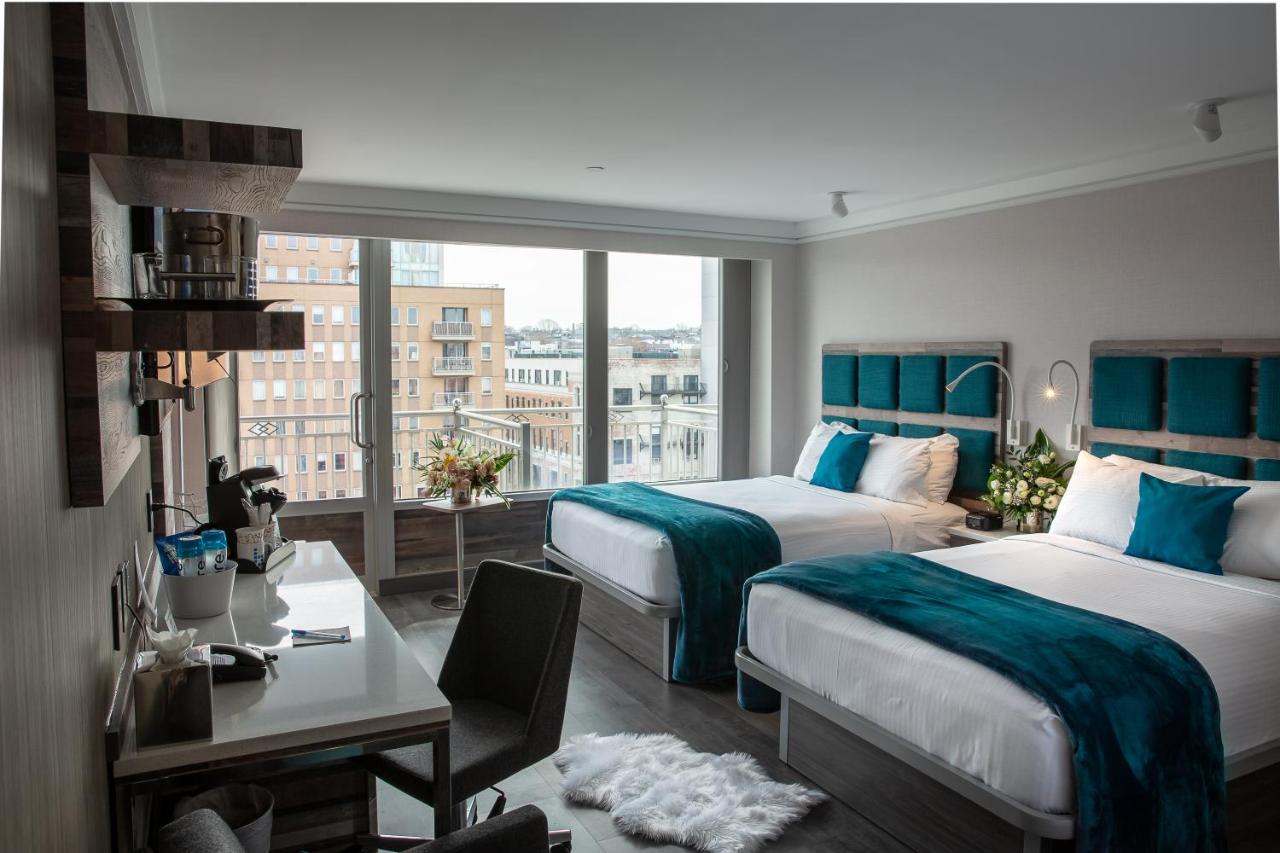 Signature Collection Deluxe Double Terrace Brooklyn View at Hotel Le Bleu