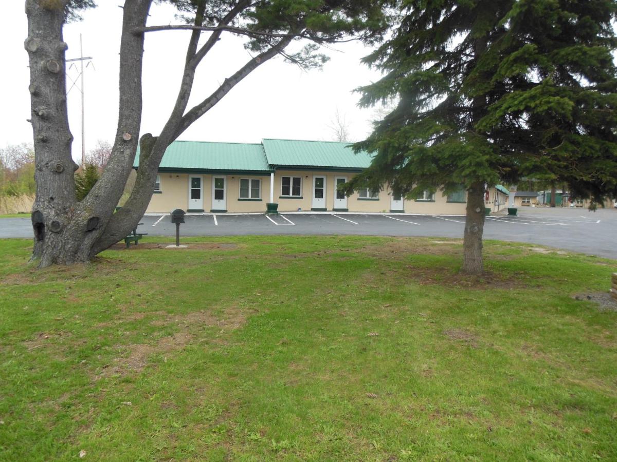  | Evergreen Motel