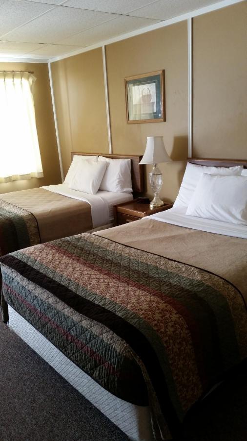 | Lakeshor Motor Inn