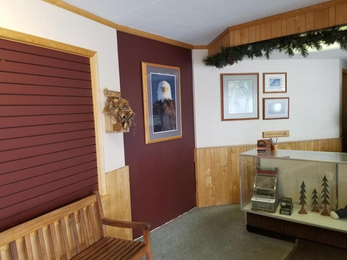| Lakeshor Motor Inn